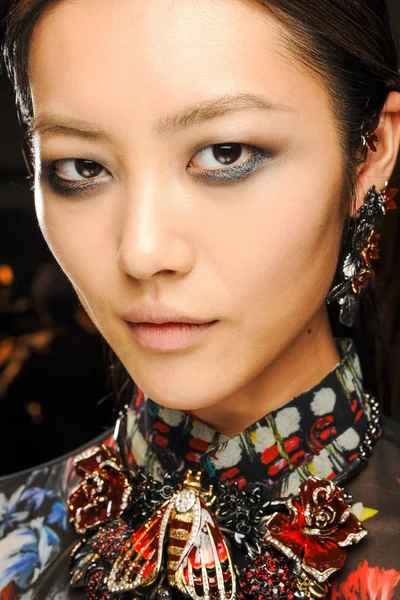 Look 13